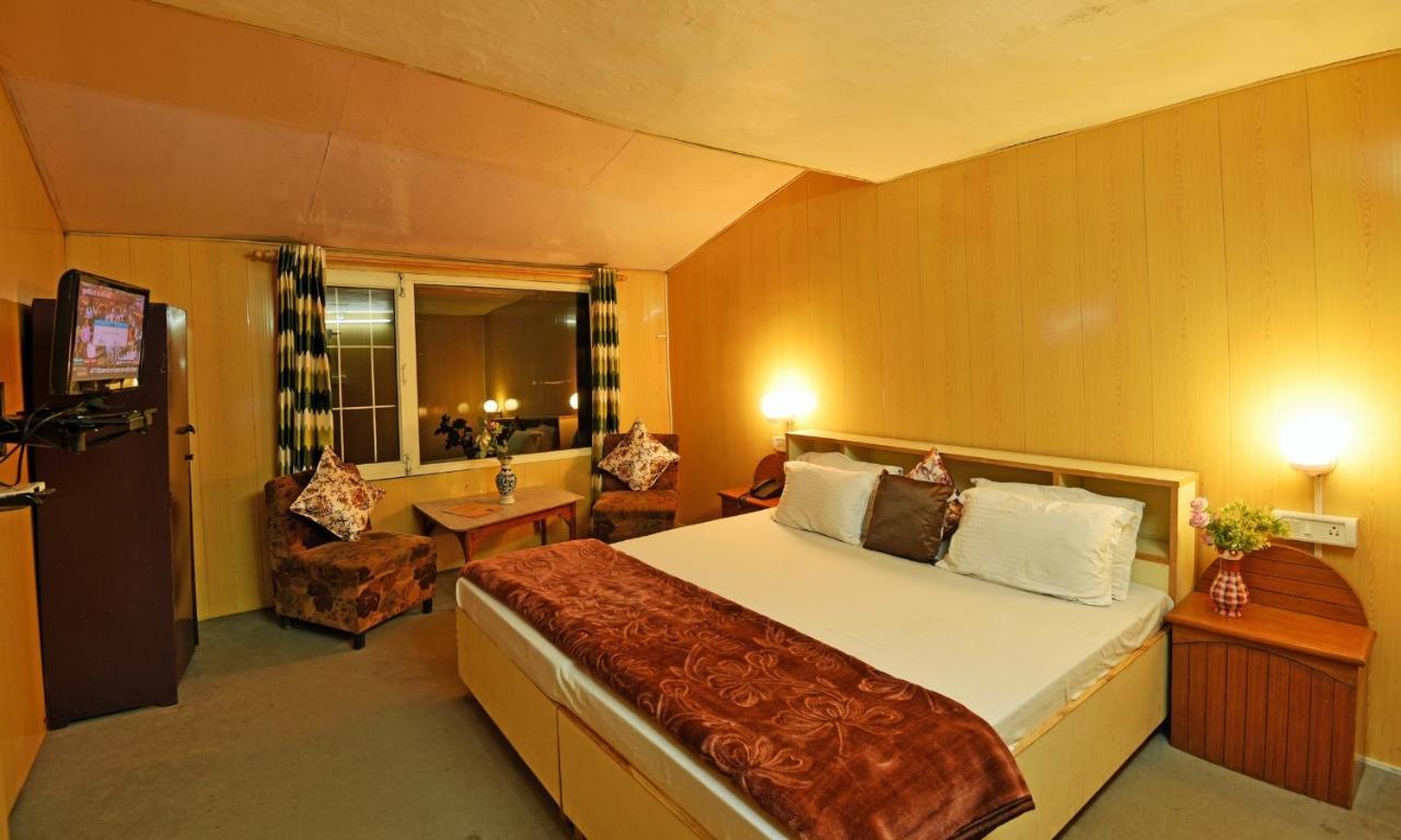 India Hotel - Lake View - Mall Road ไนนิตาล ภายนอก รูปภาพ