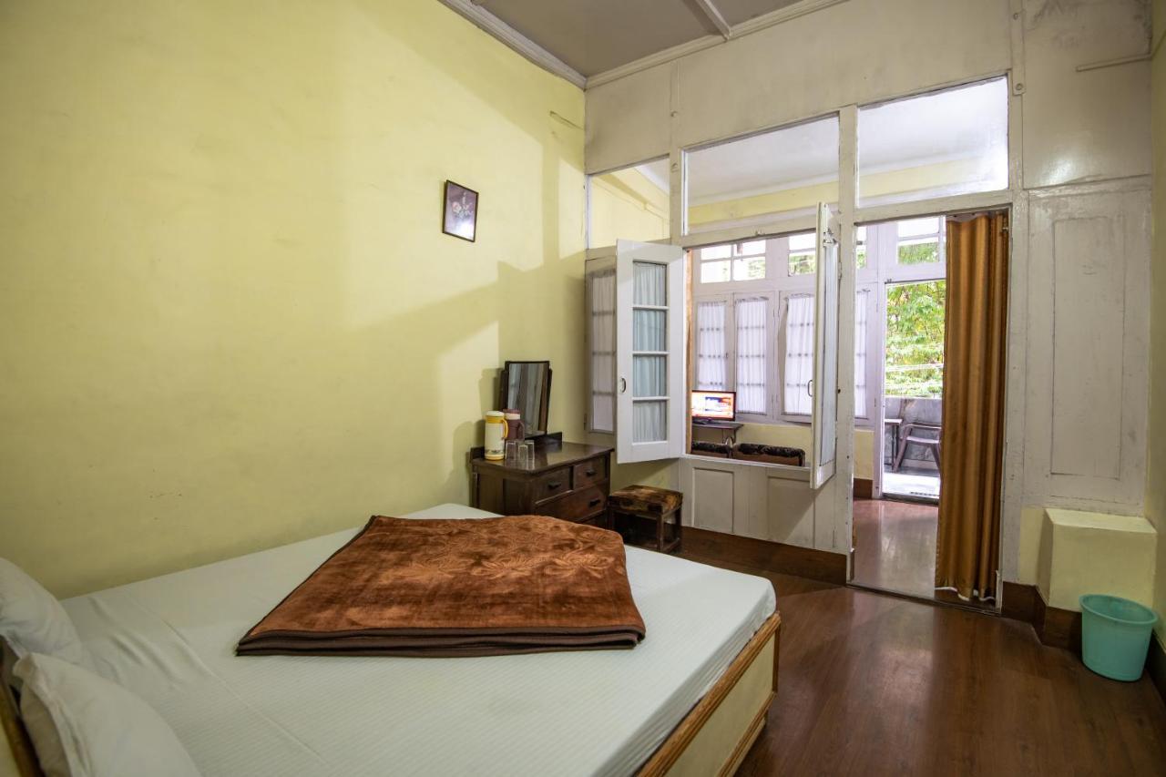 India Hotel - Lake View - Mall Road ไนนิตาล ภายนอก รูปภาพ